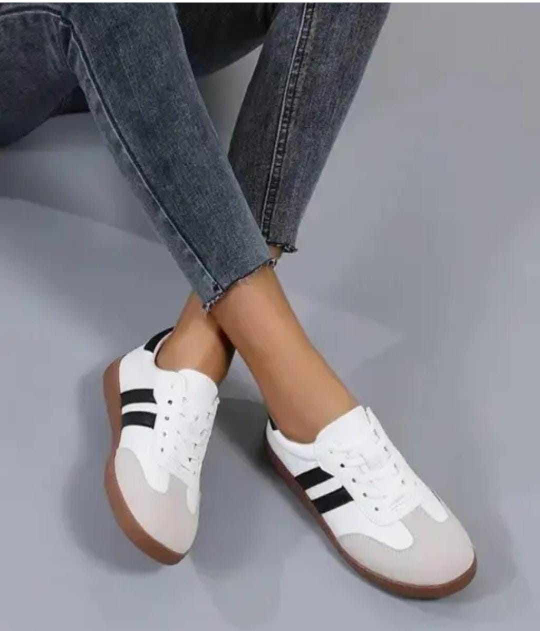New Flat Women's Stylish Casual Sports Sneakers